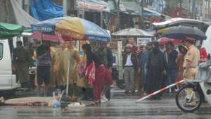 Cô gái trẻ mới từ nước ngoài về bị container cán chết thương tâm