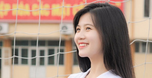 Chiến sỹ công an vượt đèo dốc trao quà cho học sinh nghèo Lạng Sơn