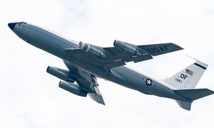 Mỹ điều máy bay săn hạt nhân đến Nhật đề phòng Triều Tiên