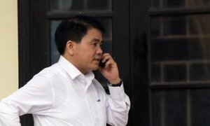 Chủ tịch Hà Nội Nguyễn Đức Chung làm việc qua điện thoại với đại diện dân Đồng Tâm