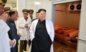 Triều Tiên tung ảnh ông Kim Jong-un tươi cười rạng rỡ thăm trang trại lợn