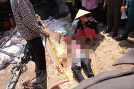 Tai nạn thảm khốc ở Gia Lai: Thi thể hành khách văng vào nhà dân