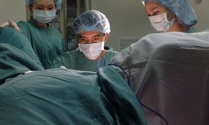 Phái đẹp đua nhau 'tìm lại cảm giác yêu sau sinh con'