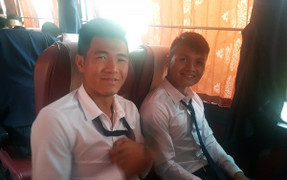 U20 lịch lãm nhập khách sạn, nhân viên an ninh gác cửa 24/24