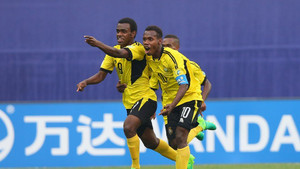 Dừng hình màn chiến đấu quật cường của đội bóng ngang cơ U20 Việt Nam