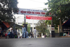 7 người chết khi chạy thận ở Hòa Bình: Thủ tướng yêu cầu làm rõ ‘ai đứng sau’