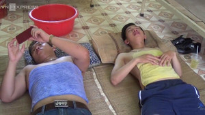 Video: 1.001 kiểu chống nóng sáng tạo, siêu rẻ của sinh viên ở Hà Nội