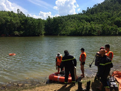 Nhảy xuống hồ vớt chim, nam thanh niên chết đuối