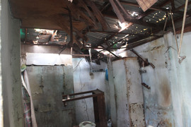 Lộ diện chủ nhân bức tường bô rác khiến gần 40 người phải sống chui rúc tại Sài Gòn