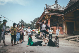 Chết cười với 'thời bao cấp' phiên bản ảnh kỷ yếu của sinh viên Huế