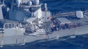 Video: Cận cảnh tàu khu trục USS Fitzgerald tối tân của Hải quân Mỹ