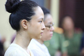 Xét xử Hoa hậu Phương Nga: 'Bức thư thông cung' bằng giấy nilon đã viết gì?