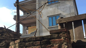 Cha đồi bại xâm hại con gái ruột suốt nhiều năm gây phẫn nộ ở Hà Nội