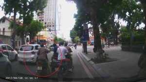 3 xe máy dàn cảnh cướp tinh vi, nạn nhân cũng không hề hay biết