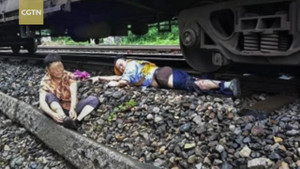 Nhảy xuống cứu cụ bà trước mũi tàu, nhân viên đường sắt bị cán nát một chân