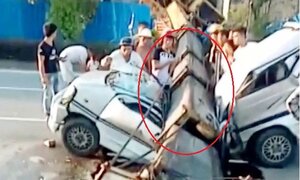 Cần cẩu sập đè nát ô tô, 7 người chết thảm