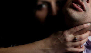 Nam giới bị cưỡng bức đến kiệt sức: Chuyên gia nam học thông tin bất ngờ