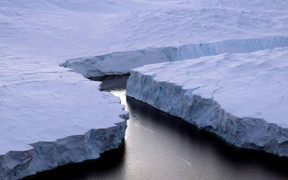 Tin chấn động: Khối băng khổng lồ 1.000 tỷ tấn đang tách khỏi Nam Cực