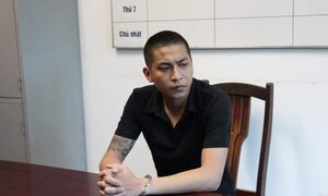 Phẫn nộ trước lời khai của kẻ hành hung, bắt bác sĩ quỳ gối xin lỗi
