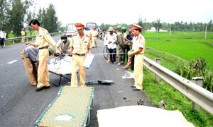 Xe máy mất phanh, 2 cán bộ kiểm lâm thiệt mạng