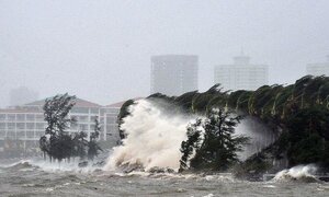 Bão số 2 áp sát đất liền, cách Thanh Hóa - Hà Tĩnh khoảng 160km