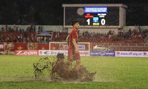 Công Phượng ghi 2 bàn, U22 Việt Nam thắng tưng bừng trận 'thủy chiến'