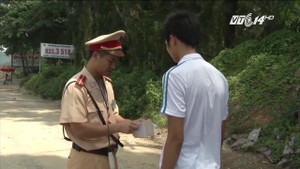 Phạt xe không mang giấy tờ gốc: Dân lâm vào tình cảnh éo le