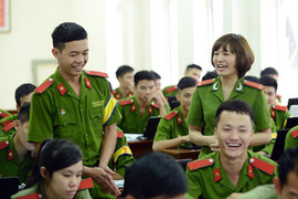 Điểm chuẩn trường công an, quân đội cao kỷ lục: Mừng thì ít, đáng lo thì nhiều
