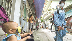 Ảnh: Căng mình chống sốt xuất huyết