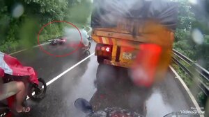 Xe tải vượt ẩu phóng bạt mạng, gây tai nạn thảm khốc trên đèo Bảo Lộc