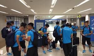 U22 Việt Nam tới Hàn Quốc trong tình trạng uể oải