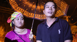 Lũ quét ở Mù Cang Chải: Đôi vợ chồng hét lớn, giằng lại con khỏi dòng nước khủng khiếp trong đêm