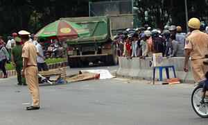 Vừa nhận giấy bão đỗ đại học, nam sinh cùng mẹ chết thương tâm dưới gầm xe tải