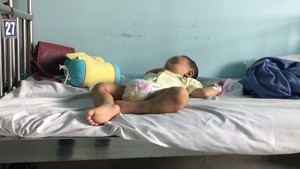 Bé trai 1 tuổi nghi bị bạo hành đã được ra viện