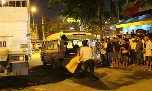 Người phụ nữ chết thảm dưới bánh xe tải ở Sài Gòn