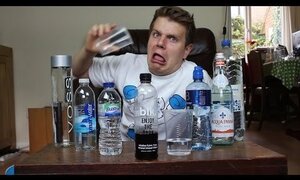 Hóa ra, nước uống đóng chai rất dễ gây sâu răng