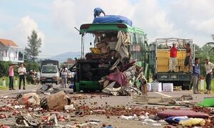 Video: Hiện trường tai nạn thảm khốc 5 người chết ở Bình Định