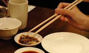 Cảnh báo: Ẩn họa đũa ăn nhanh tẩm hóa chất, dùng một lần nguy hại cả đời