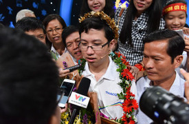 ‘Cậu bé Google’ Phan Đăng Nhật Minh được vinh danh trong lễ khai giảng