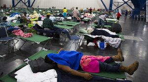 Sau bão Harvey ở Texas: Nguy hiểm đang rình rập hàng triệu người