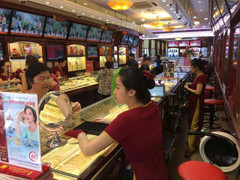 Giá vàng hôm nay 31/8: Bất ngờ hạ nhiệt sau chuỗi ngày tăng điên cuồng