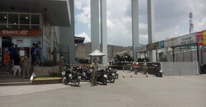 Mở bao chứa rác, công nhân môi trường phát hiện thi thể nam thanh niên với nhiều vết chém