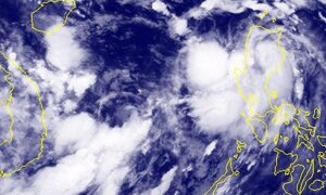 Bão số 8 ít dịch chuyển, khả năng mạnh lên trên Biển Đông