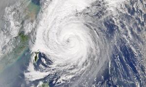 Bão số 9 giật cấp 10 đi vào Biển Đông