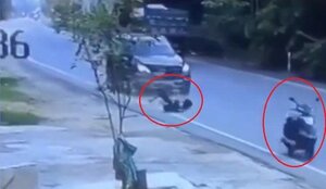 Xe máy tự phóng vọt đi sau tai nạn, bỏ mặc nữ chủ nhân ngã lăn lóc trên đường