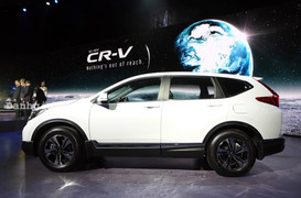 Honda CR-V hạ giá thấp kỷ lục: Chơi trò 'mèo vờn chuột' với khách hàng