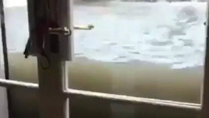 Biệt thự triệu đô của ông Trump tan hoang xơ xác sau bão, bán không ai mua