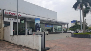 Vay tiền mua đặt cọc Honda CR-V giá rẻ không được: 'Ai trả lãi cho tôi?'