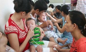 Bão số 10 đổ bộ: Vừa tránh bão, bạn phải tránh cả những bệnh này lây lan