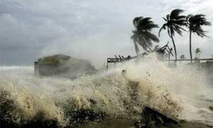 Bão số 10 giật cấp 15, áp sát các tỉnh Hà Tĩnh đến Quảng Bình